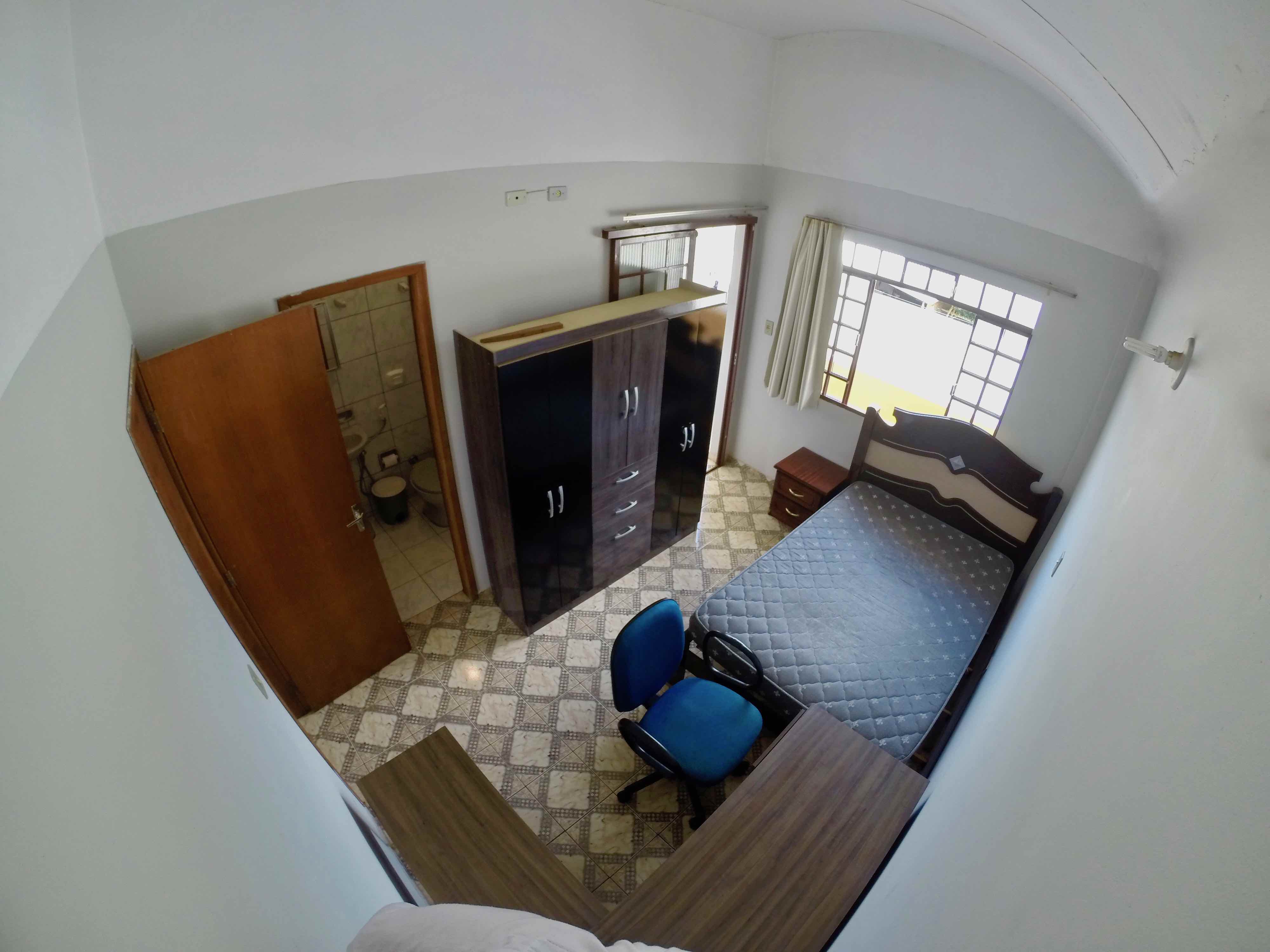 Quarto mobiliado de kitnet no Residencial Major em Cascavel, próximo à Unioeste